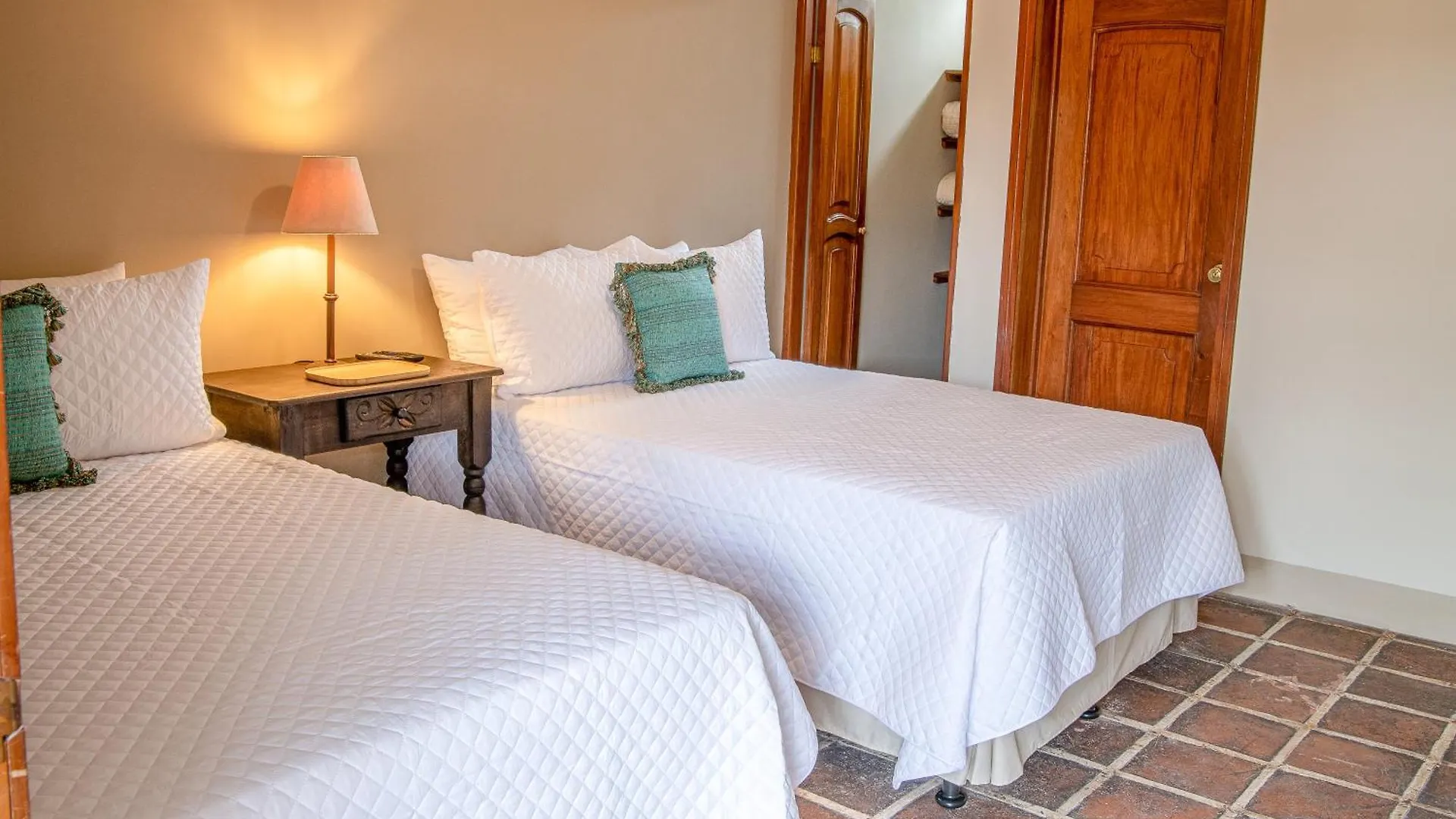 Hotel Casa Carmina By Ahs Antigua