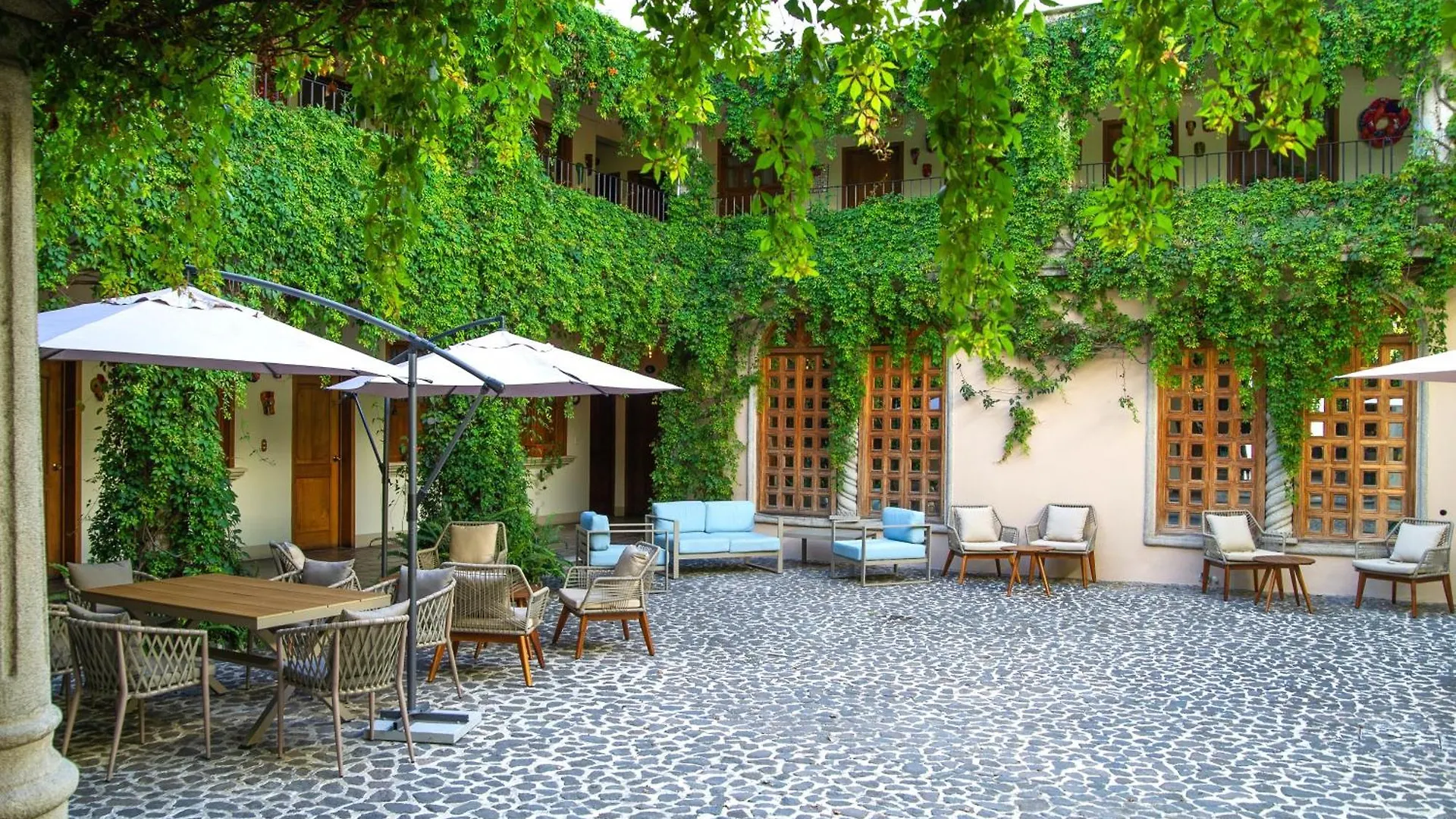 Hotel Casa Carmina By Ahs Antigua 3*,